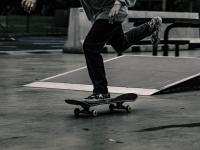 FB体育-巴雷拉之夜，F1新赛季揭幕战，一位传奇的诞生与一个时代的序章