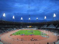 FB体育在线-拉文关键一击定乾坤，马刺团队篮球完胜灰熊