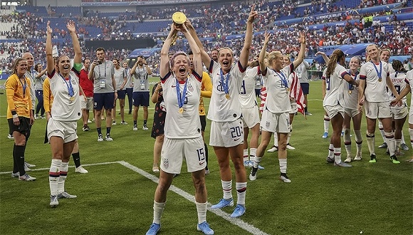 包含巴西队实力出众，女足世界杯争奇斗艳的词条