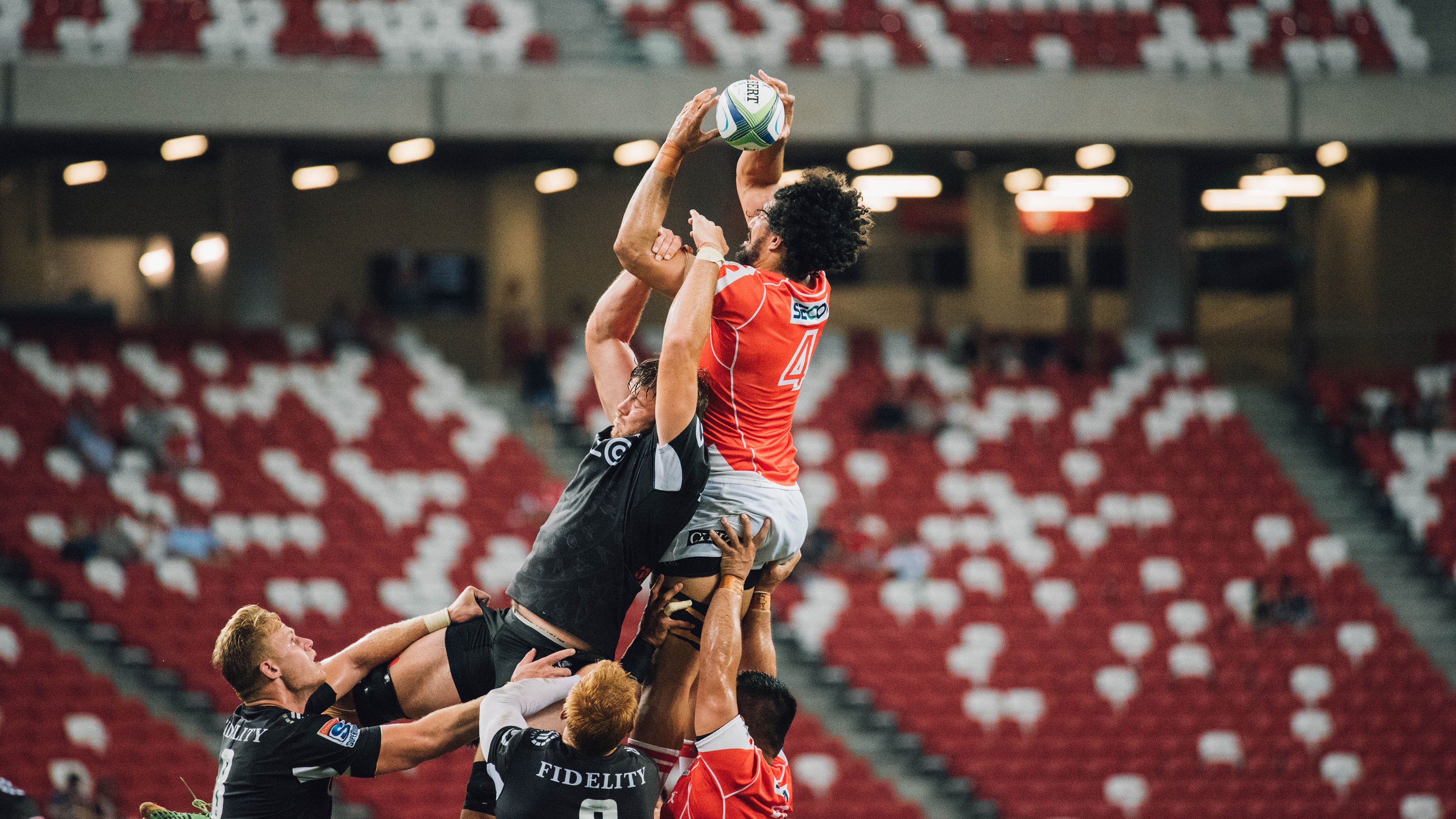 独行侠险胜深圳队,布伦森压力下完成爆发