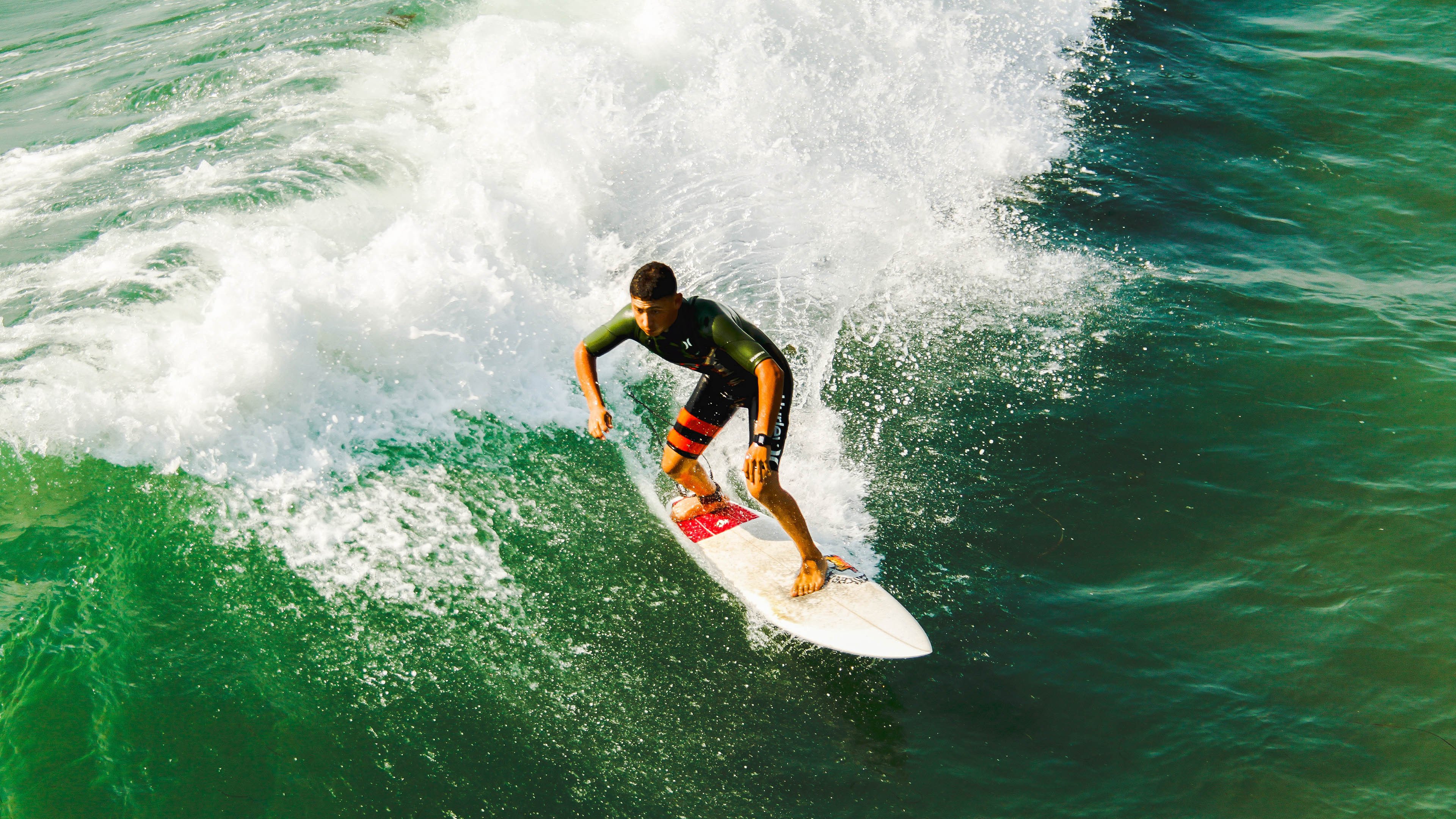 米切尔爆发撕裂魔术防线，湖人提前终结悬念的战术启示