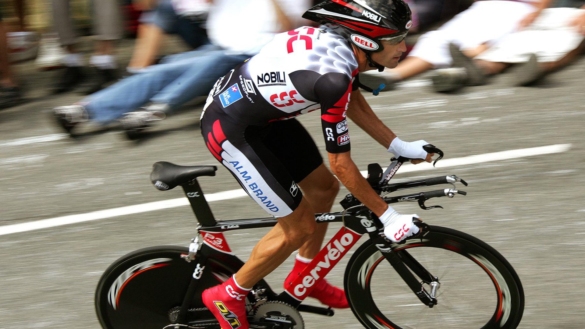 福克斯主宰比赛走向,广东队战术压制勇士,一场跨越篮球文化的战术对话